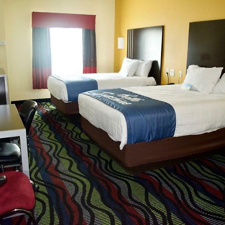 Days Inn & Suites By Wyndham Augusta Near Fort Eisenhower Экстерьер фото