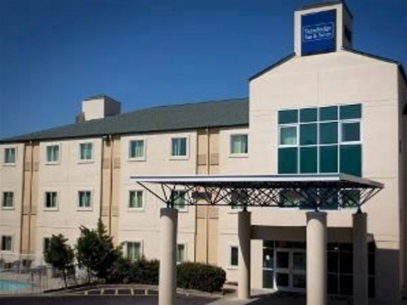 Days Inn & Suites By Wyndham Augusta Near Fort Eisenhower Экстерьер фото