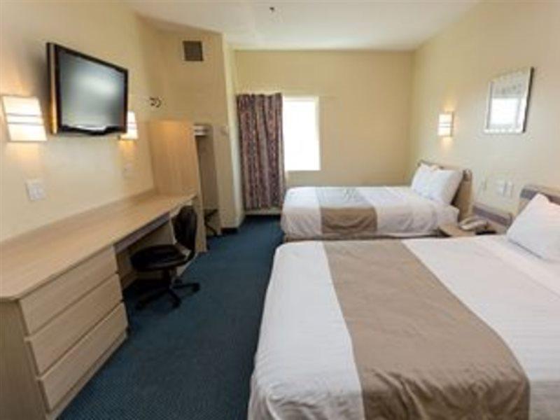 Days Inn & Suites By Wyndham Augusta Near Fort Eisenhower Экстерьер фото