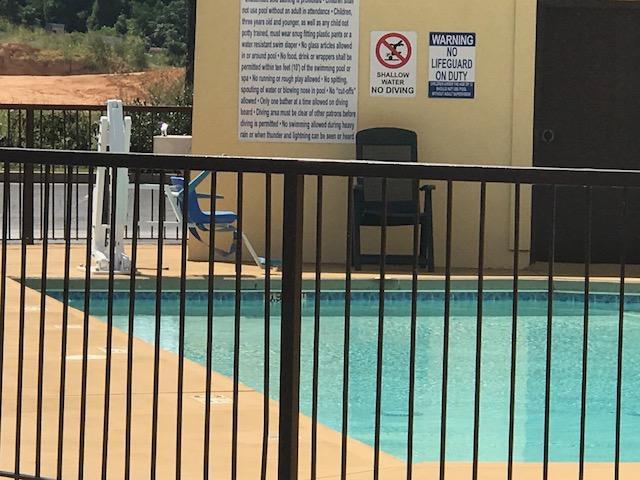 Days Inn & Suites By Wyndham Augusta Near Fort Eisenhower Экстерьер фото