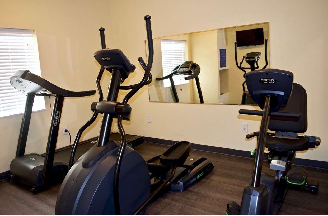 Days Inn & Suites By Wyndham Augusta Near Fort Eisenhower Экстерьер фото