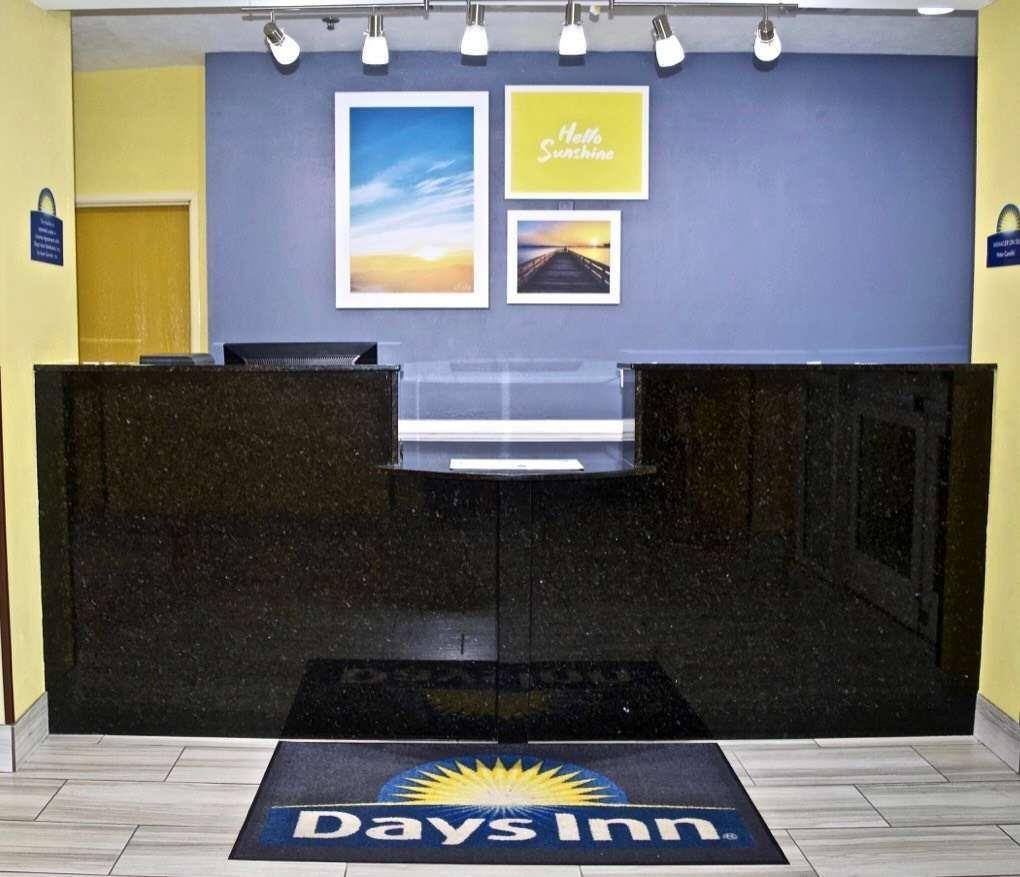 Days Inn & Suites By Wyndham Augusta Near Fort Eisenhower Экстерьер фото