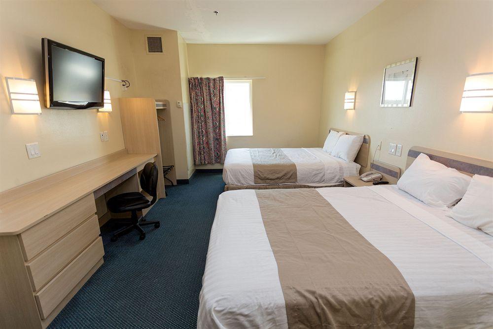 Days Inn & Suites By Wyndham Augusta Near Fort Eisenhower Экстерьер фото