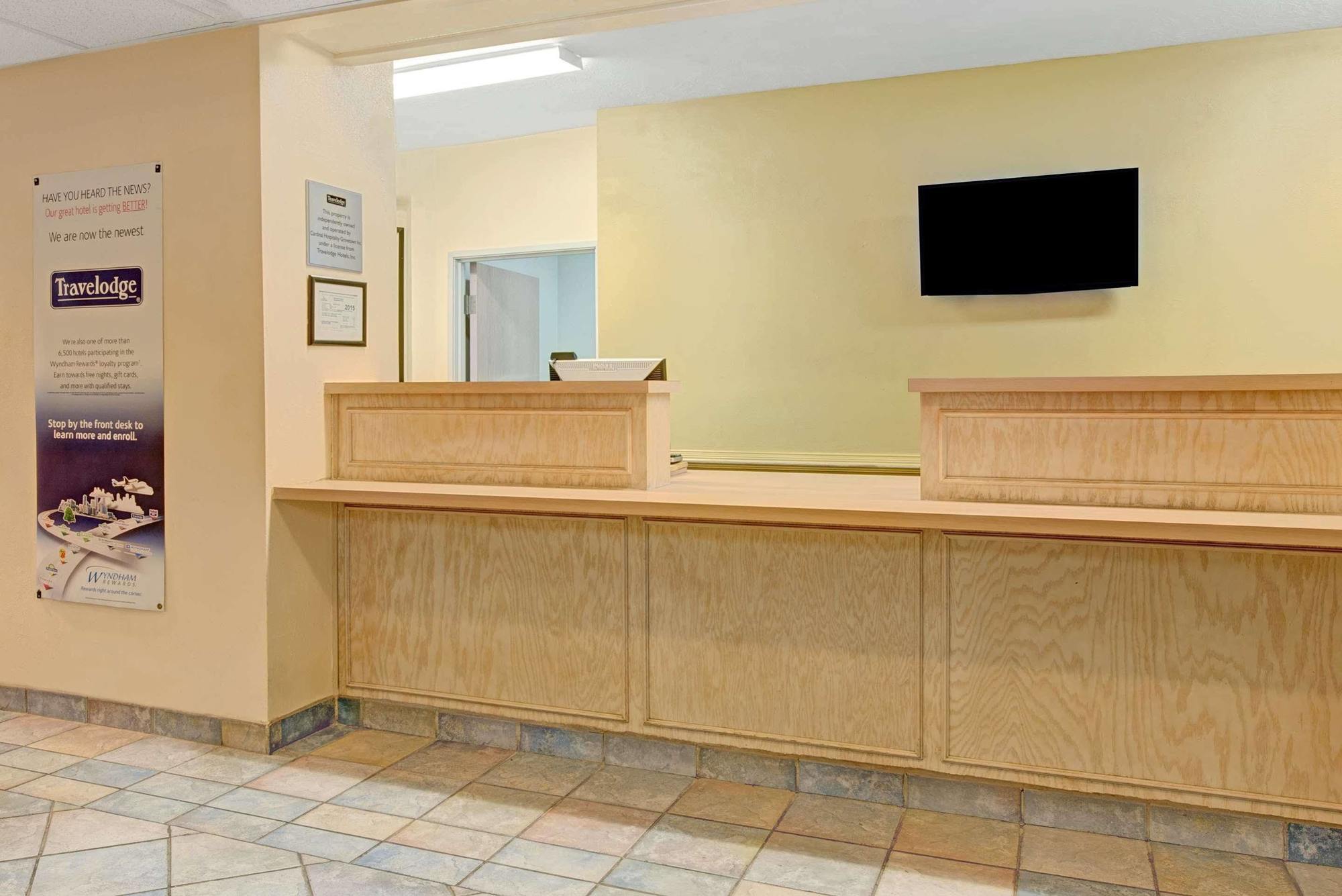 Days Inn & Suites By Wyndham Augusta Near Fort Eisenhower Экстерьер фото