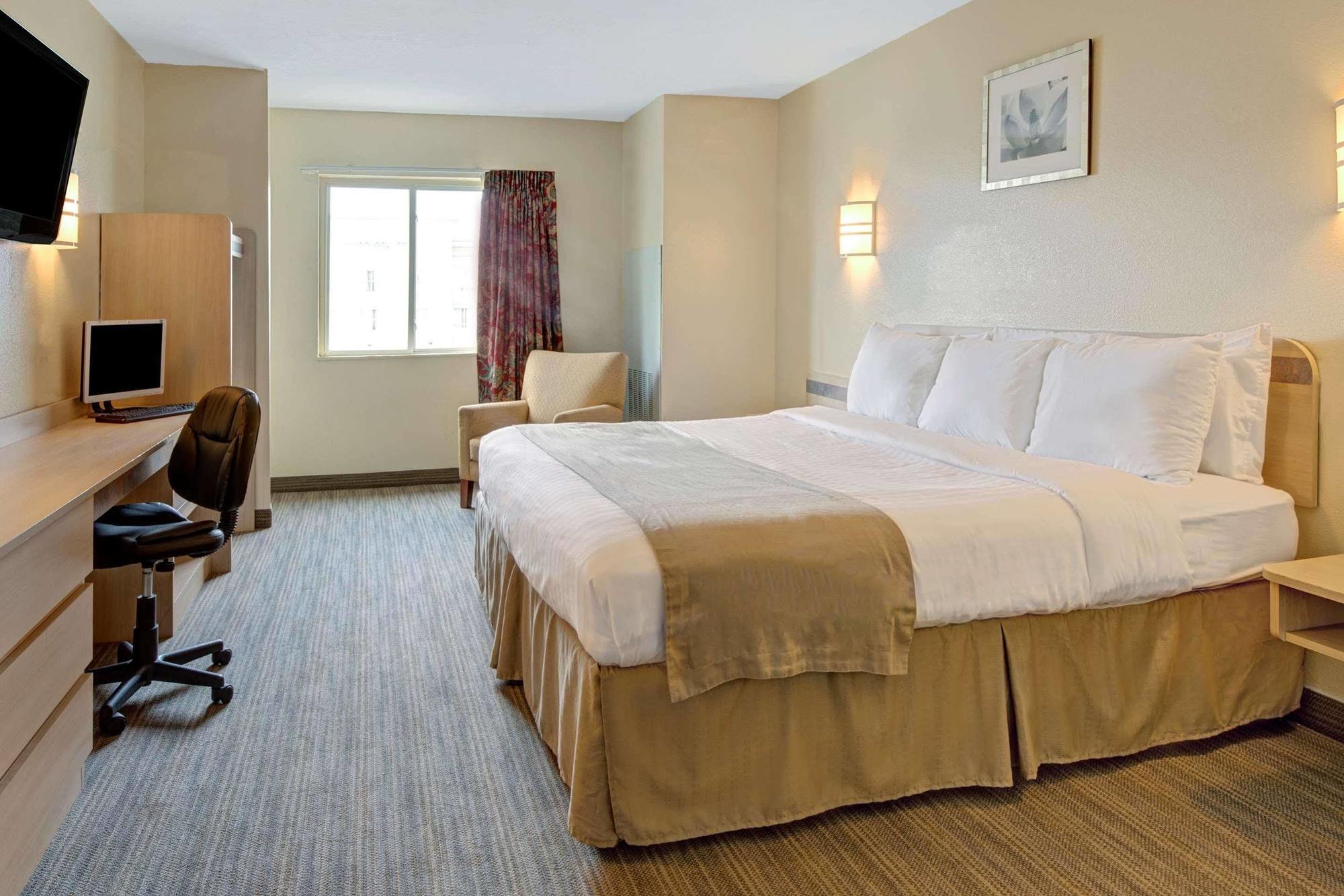 Days Inn & Suites By Wyndham Augusta Near Fort Eisenhower Экстерьер фото