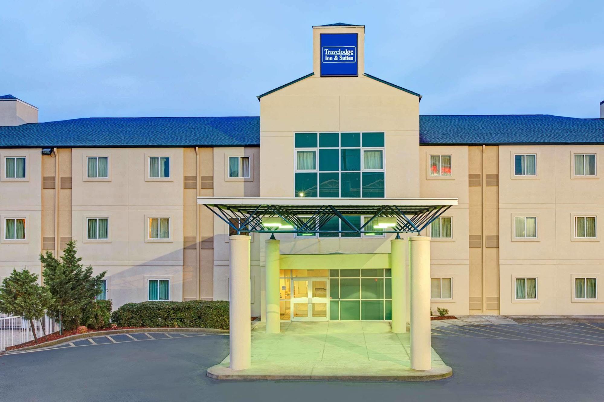 Days Inn & Suites By Wyndham Augusta Near Fort Eisenhower Экстерьер фото
