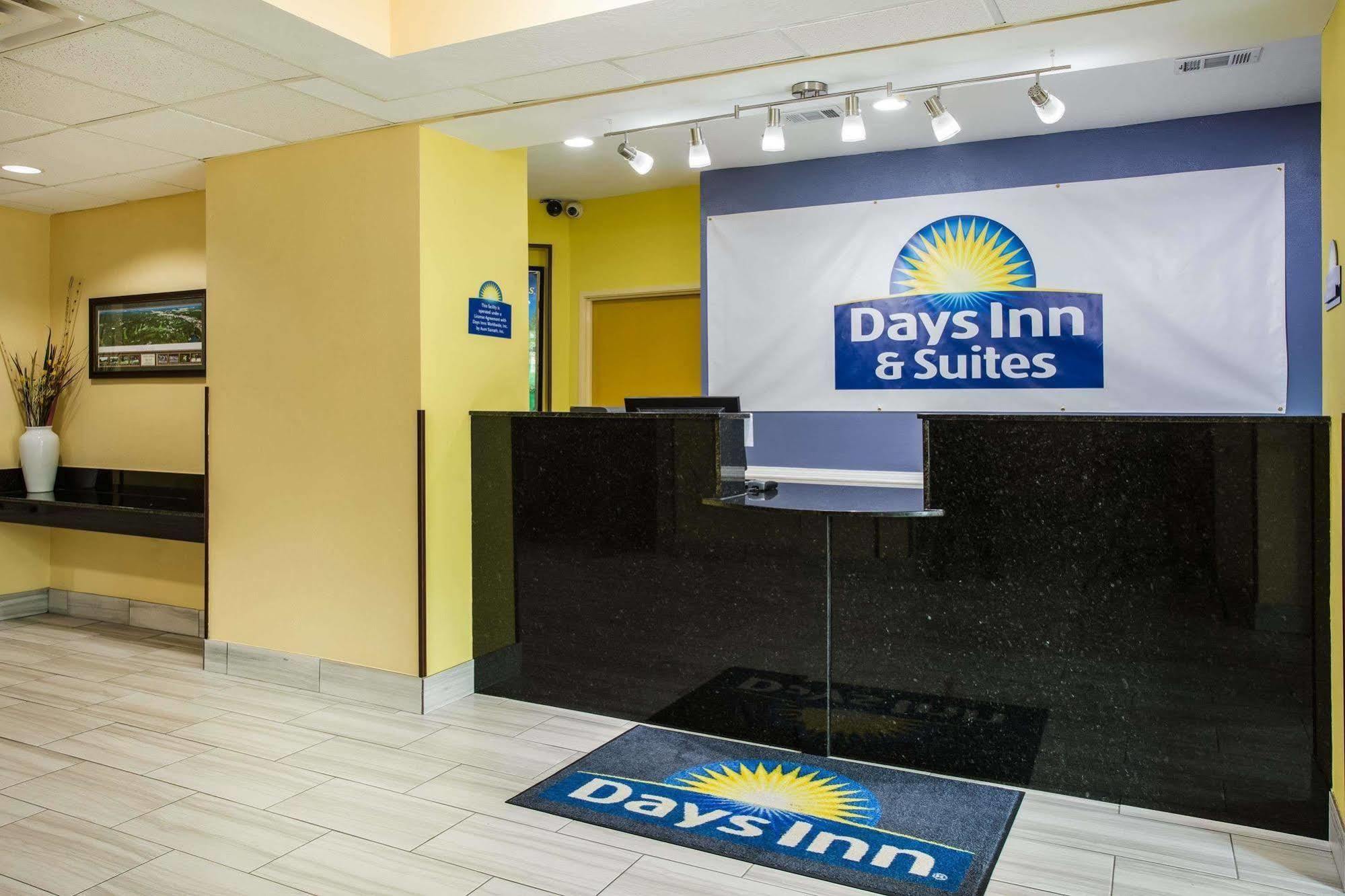 Days Inn & Suites By Wyndham Augusta Near Fort Eisenhower Экстерьер фото