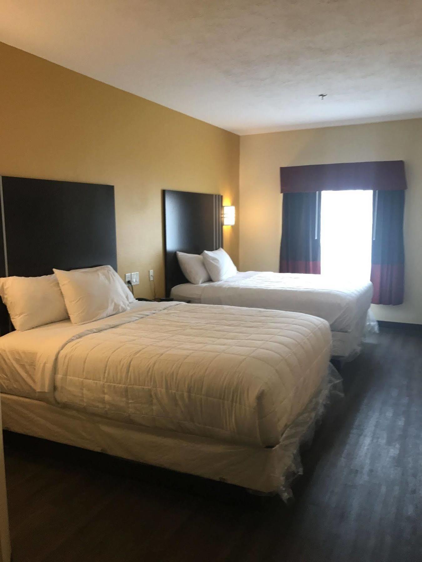 Days Inn & Suites By Wyndham Augusta Near Fort Eisenhower Экстерьер фото