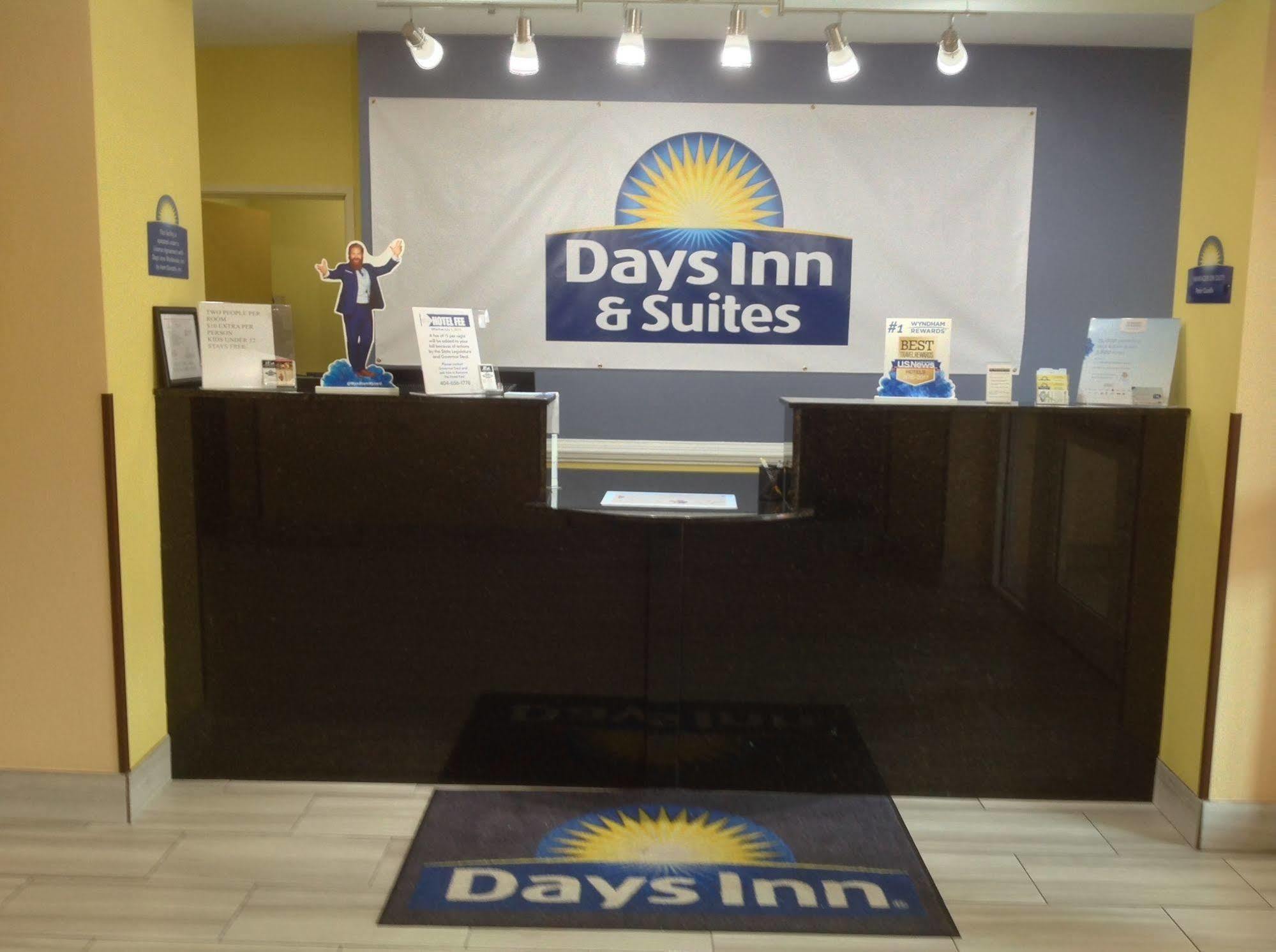 Days Inn & Suites By Wyndham Augusta Near Fort Eisenhower Экстерьер фото