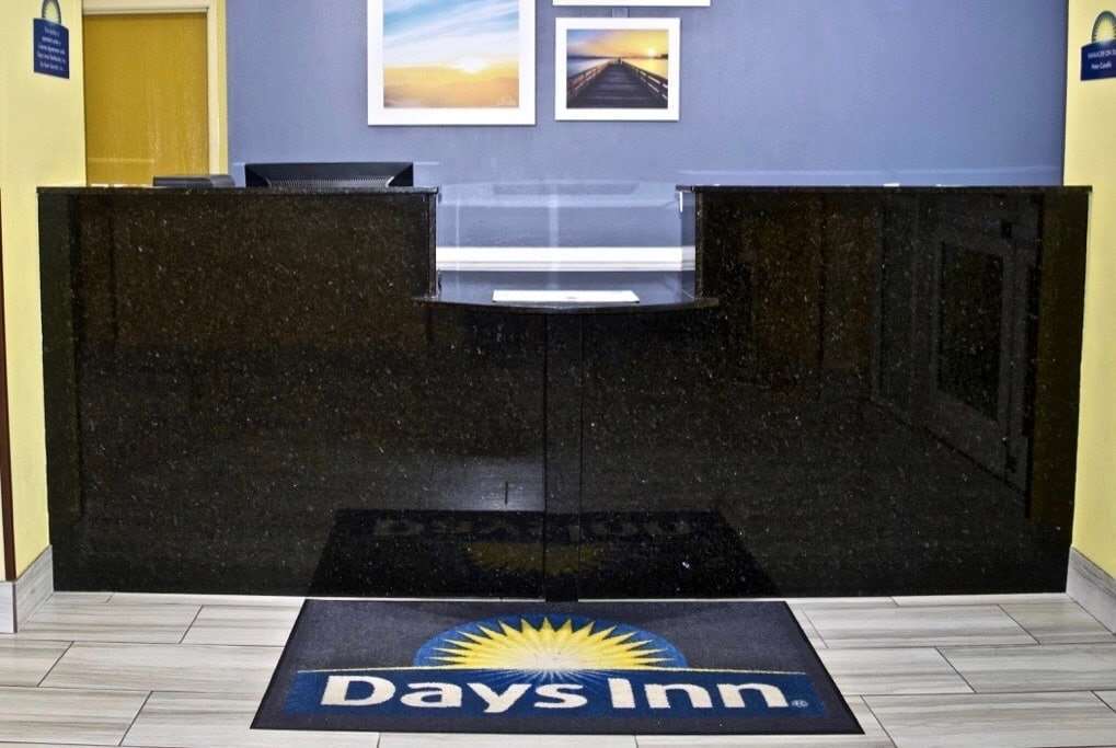 Days Inn & Suites By Wyndham Augusta Near Fort Eisenhower Экстерьер фото